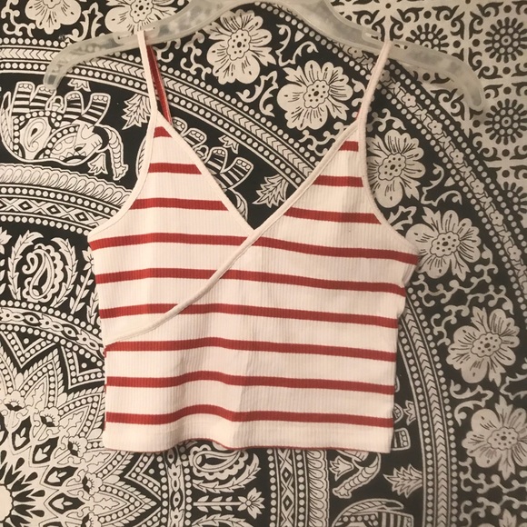 Urban Outfitters Cami crop top - Picture 2 of 3